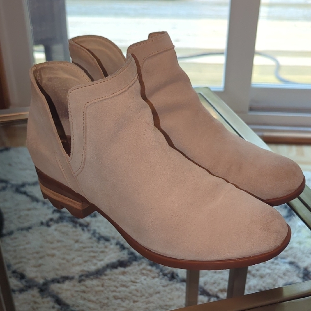 Sorel Lolla Suede Ankle Booties - Picture 2 of 5
